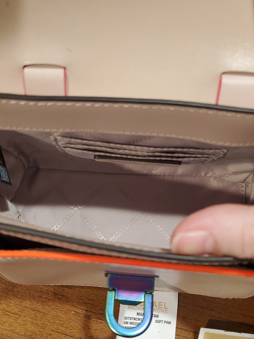 NEW Michael Kors Manhattan Messenger Crossbody Bag - Picture 12 of 16